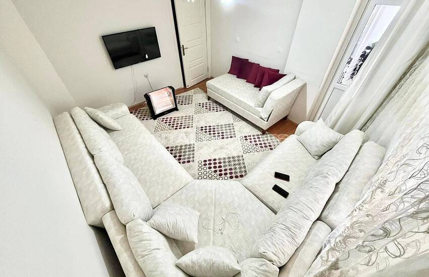 Cheap Well-kept Apartment Overlooking Park in Antalya 3