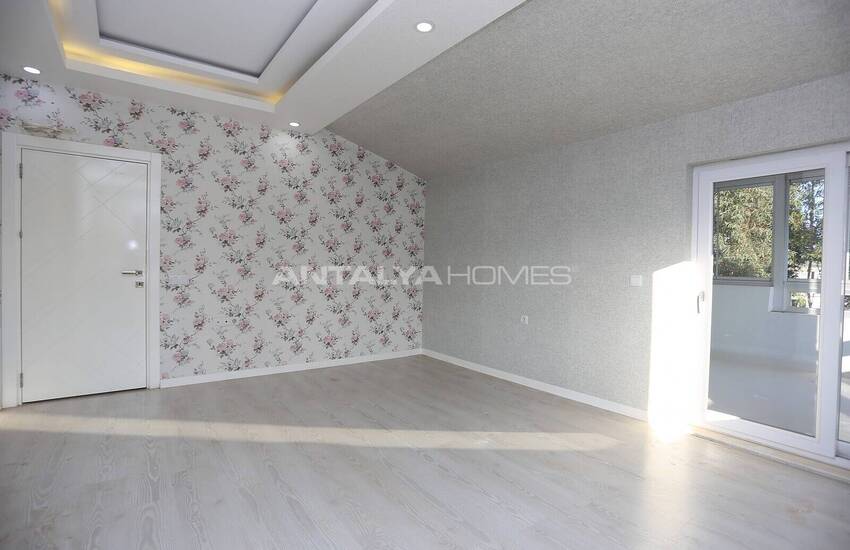 Duplex Apartment in Complex with Indoor Parking in Konyaalti 22