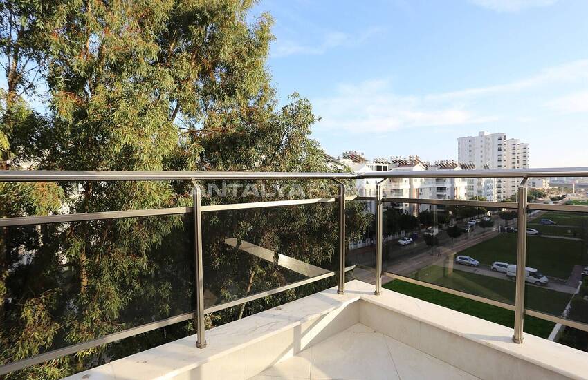 Duplex Apartment in Complex with Indoor Parking in Konyaalti 28