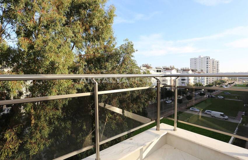 Duplex Apartment in Complex with Indoor Parking in Konyaalti 29