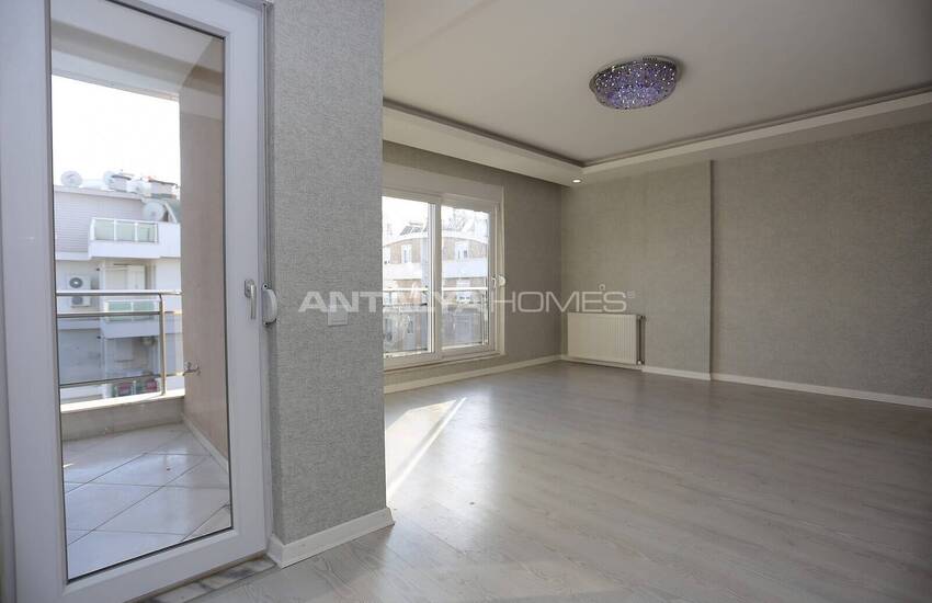 Duplex Apartment in Complex with Indoor Parking in Konyaalti 11