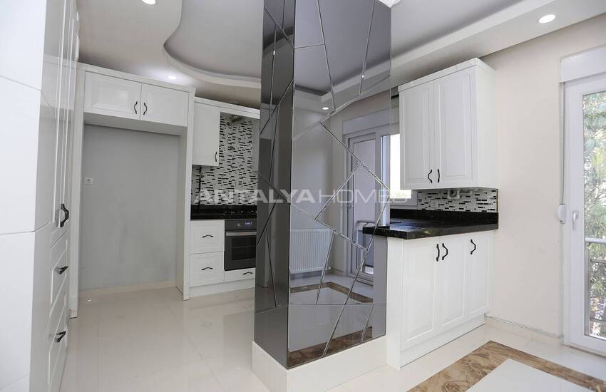 Duplex Apartment in Complex with Indoor Parking in Konyaalti 12