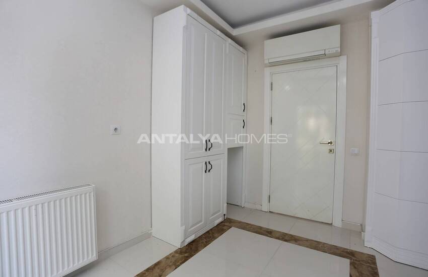 Duplex Apartment in Complex with Indoor Parking in Konyaalti 17