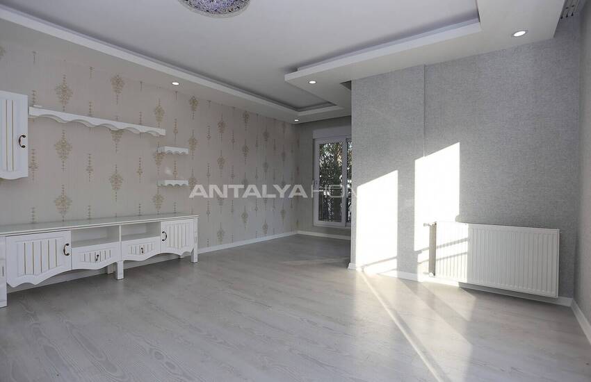 Duplex Apartment in Complex with Indoor Parking in Konyaalti 8