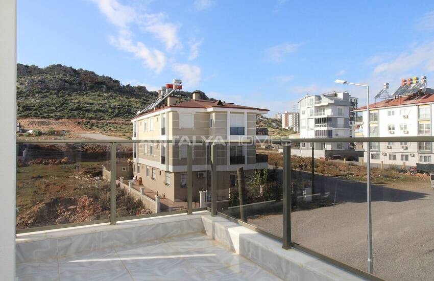 Flat with Separate Kitchen and Balcony in Complex in Antalya Kepez 17