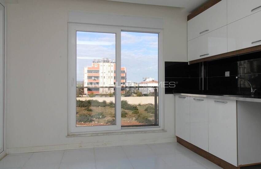 Flat with Separate Kitchen and Balcony in Complex in Antalya Kepez 9