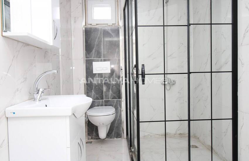 Flat with Separate Kitchen and Balcony in Complex in Antalya Kepez 14