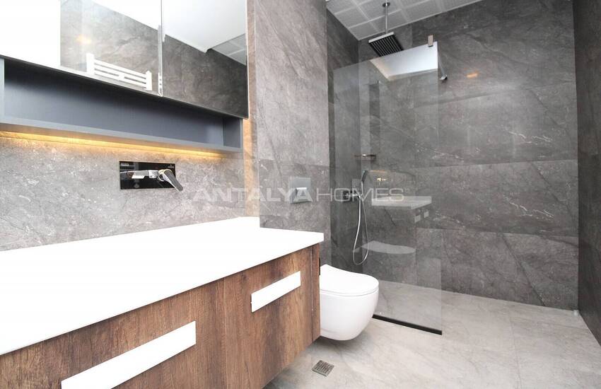 Flat with En-suite Bathroom in Complex with Pool in Antalya Kepez 24