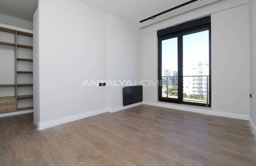 Flat with En-suite Bathroom in Complex with Pool in Antalya Kepez 15