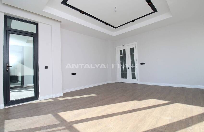 Flat with En-suite Bathroom in Complex with Pool in Antalya Kepez 19