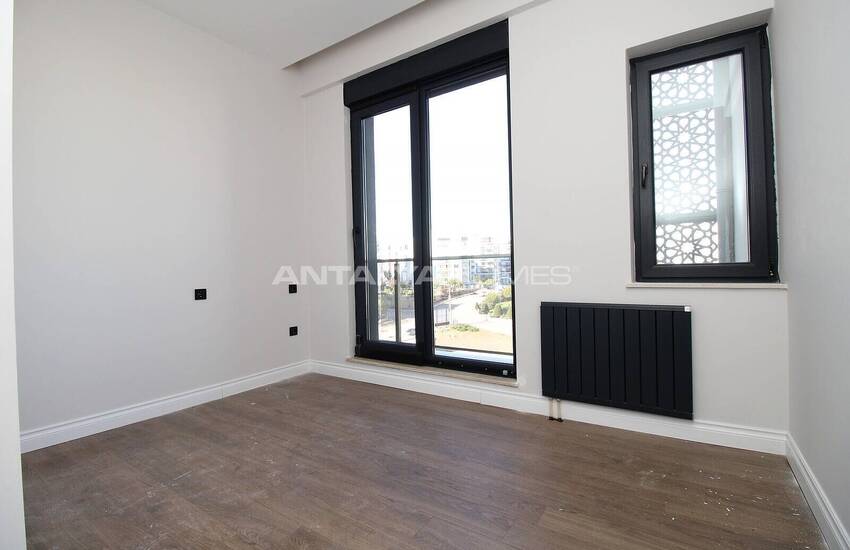 Flat with En-suite Bathroom in Complex with Pool in Antalya Kepez 20