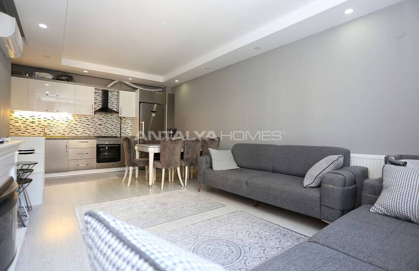 Ready-to-move Flat in a Complex with Pool in Konyaalti 6