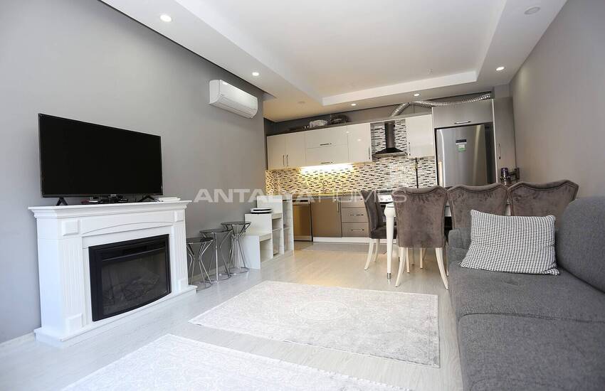 Ready-to-move Flat in a Complex with Pool in Konyaalti 7