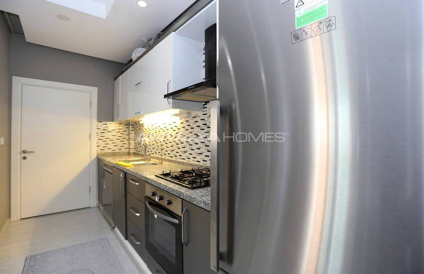 Ready-to-move Flat in a Complex with Pool in Konyaalti 8