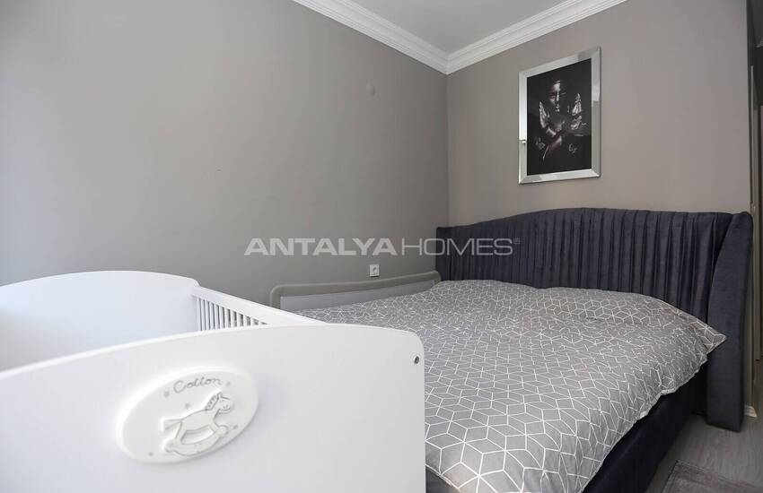 Ready-to-move Flat in a Complex with Pool in Konyaalti 11