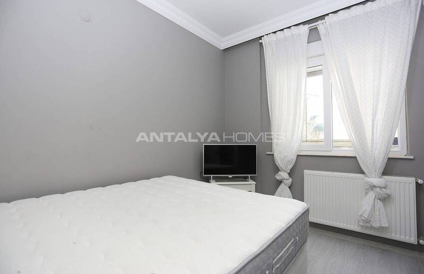 Ready-to-move Flat in a Complex with Pool in Konyaalti 12