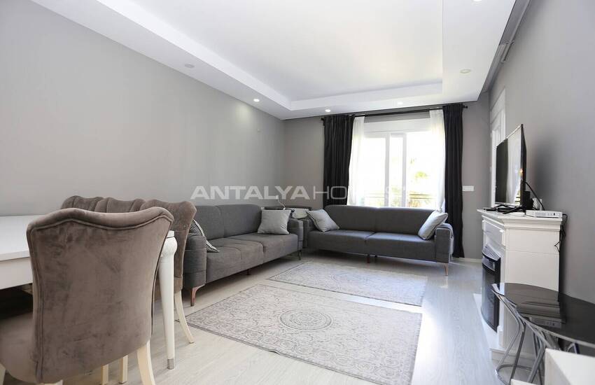 Ready-to-move Flat in a Complex with Pool in Konyaalti 5