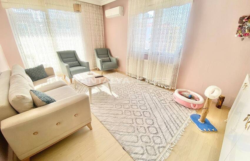 Stylish 2+1 Apartment in an Advantageous Location in Antalya 3