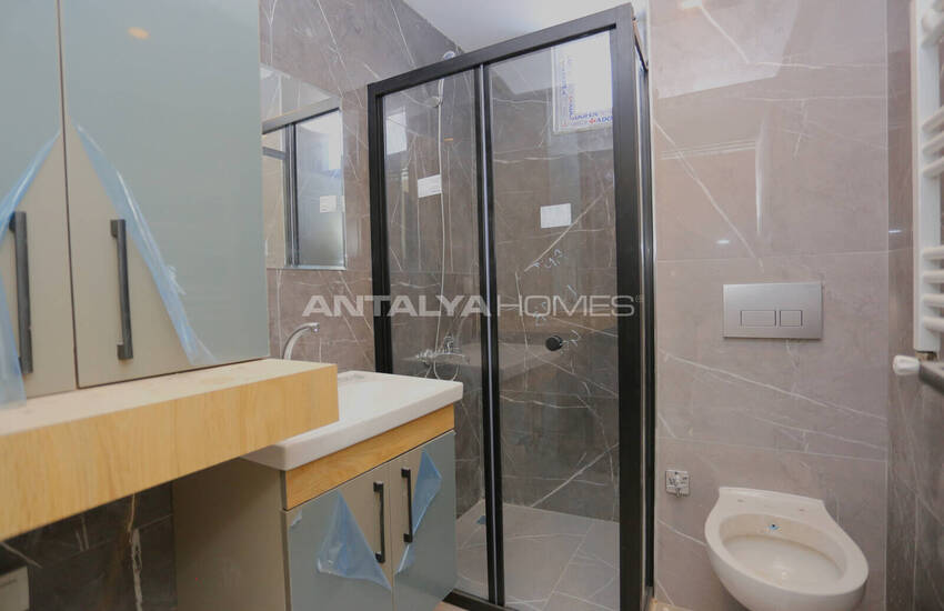 New and Stylish 4+1 Flat with Natural Gas in Antalya 14