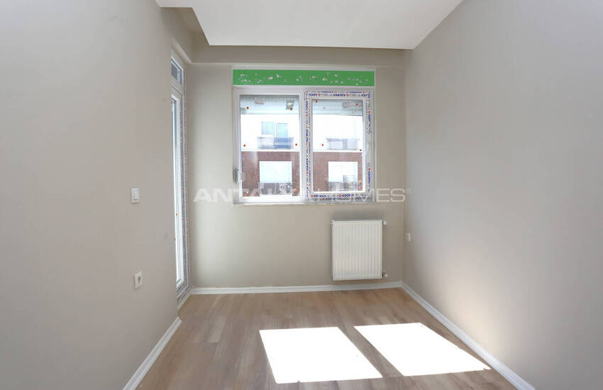New and Stylish 4+1 Flat with Natural Gas in Antalya 12