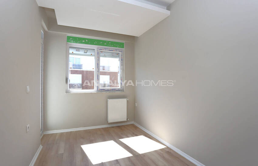 New and Stylish 4+1 Flat with Natural Gas in Antalya 13