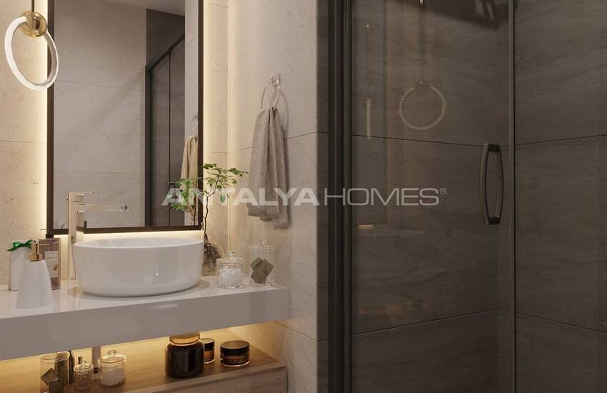 Antalya Altıntaş'ta Havuzlu Sitede Bahçe Kullanımlı Şık Daireler 17