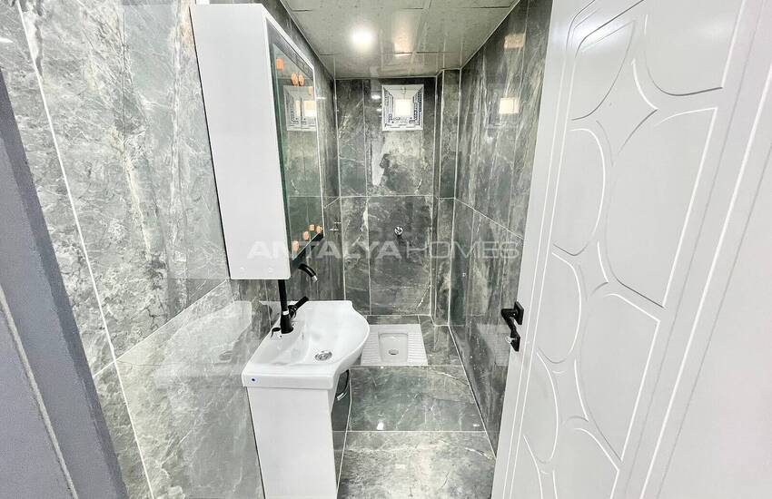 Antalya Muratpaşa'da Tadilatlı Ferah İç Mekanlı 3+1 Daire 24