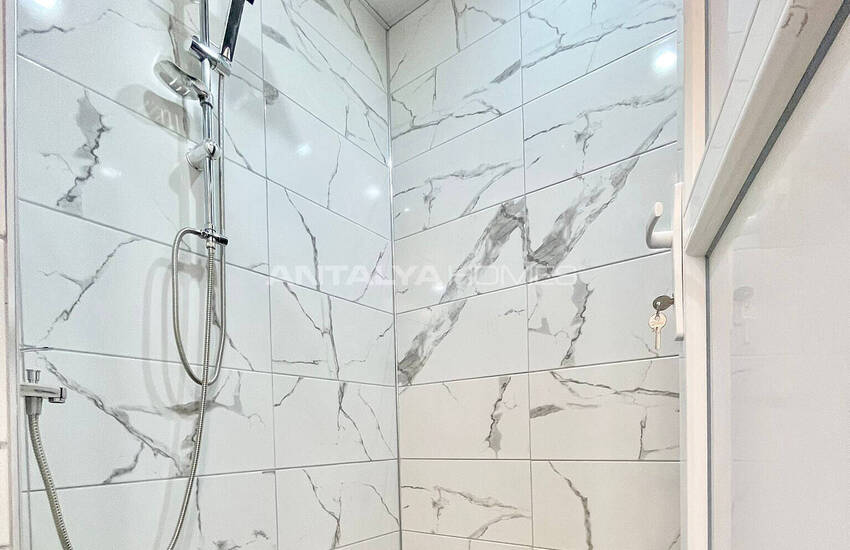 Antalya Muratpaşa'da Tadilatlı Ferah İç Mekanlı 3+1 Daire 25