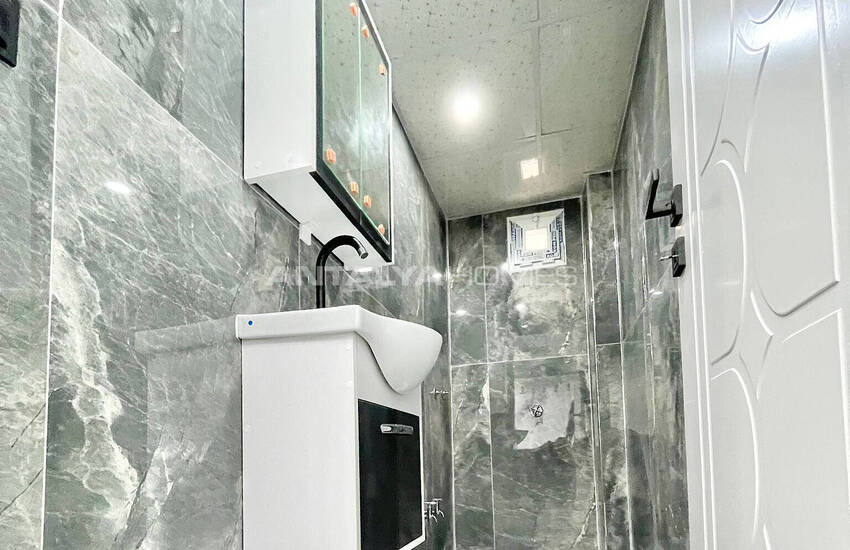 Antalya Muratpaşa'da Tadilatlı Ferah İç Mekanlı 3+1 Daire 26