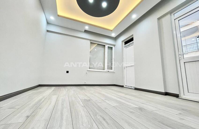 Antalya Muratpaşa'da Tadilatlı Ferah İç Mekanlı 3+1 Daire 14