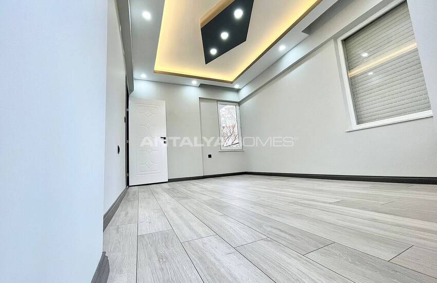 Antalya Muratpaşa'da Tadilatlı Ferah İç Mekanlı 3+1 Daire 16