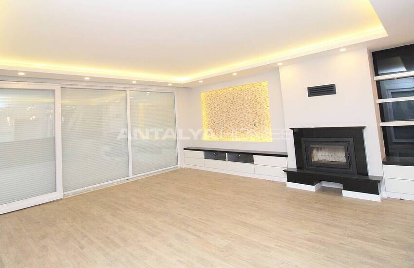 Lara'da Bahçeli ve Havuzlu Müstakil Yaşama Uygun Lüks Villa 15