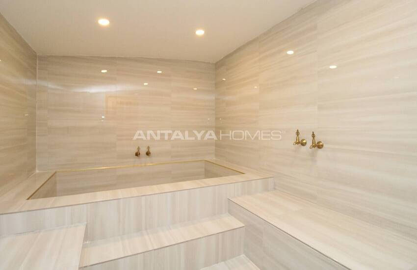 Lara'da Bahçeli ve Havuzlu Müstakil Yaşama Uygun Lüks Villa 43