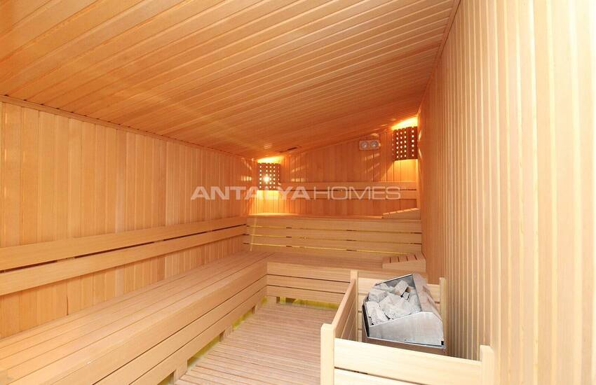 Lara'da Bahçeli ve Havuzlu Müstakil Yaşama Uygun Lüks Villa 45