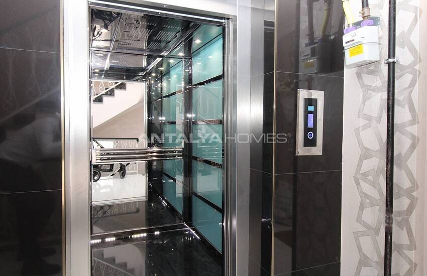 Antalya Lara'da Havuzlu Butik Sitede Plaja Yakın Daire 23