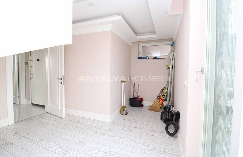 Antalya Lara'da Havuzlu Butik Sitede Plaja Yakın Daire 20