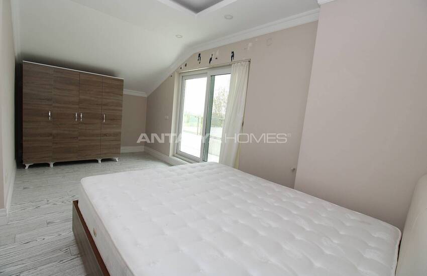 Antalya Lara'da Havuzlu Butik Sitede Plaja Yakın Daire 19