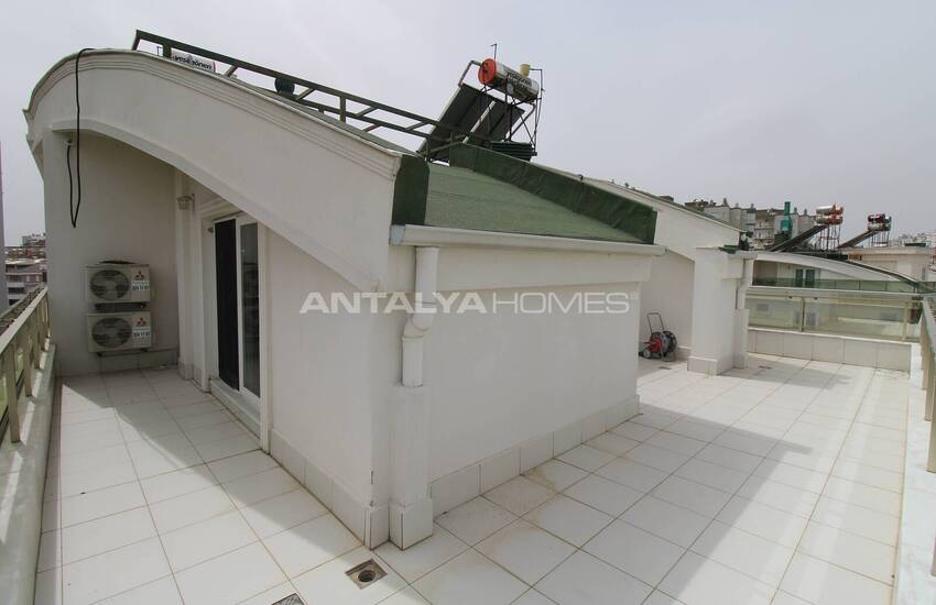 Antalya Lara'da Havuzlu Butik Sitede Plaja Yakın Daire 26