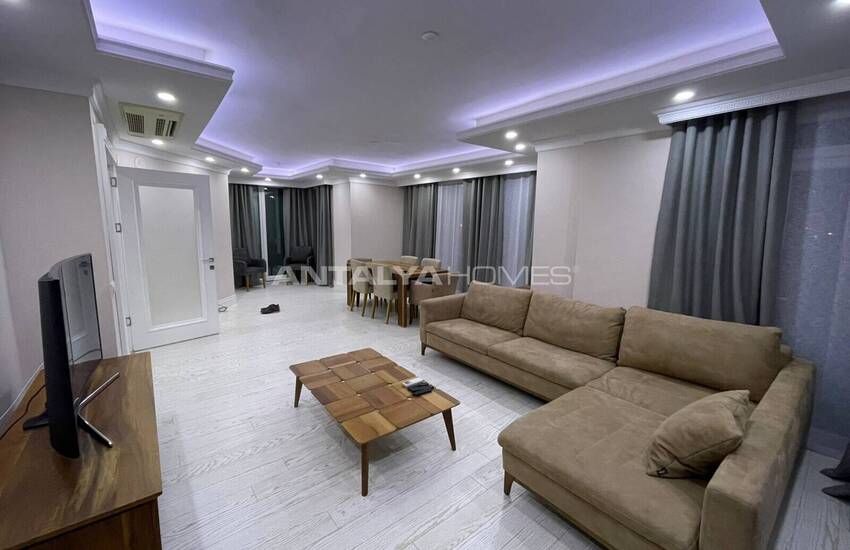 Antalya Lara'da Havuzlu Butik Sitede Plaja Yakın Daire 11