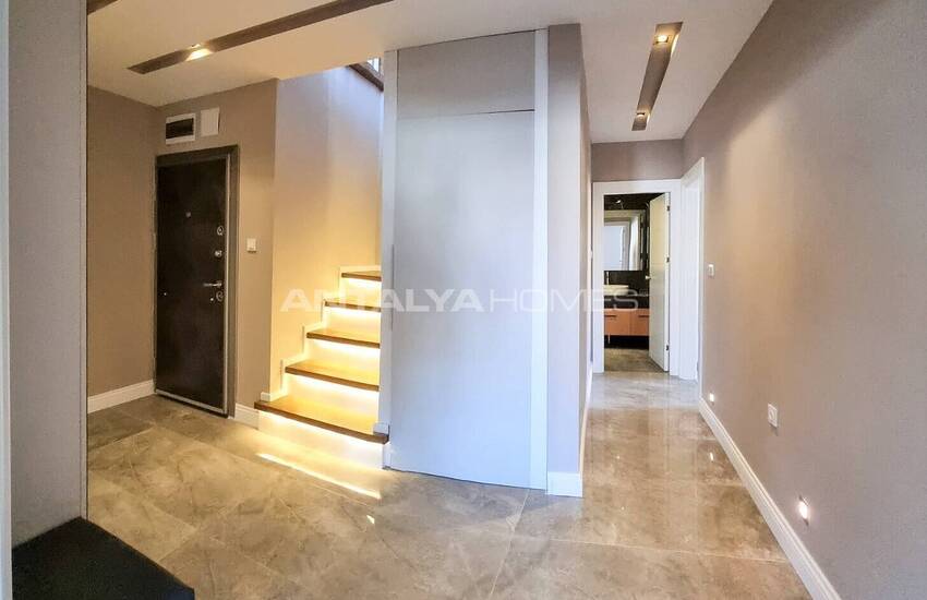 Duplex Flat in Central Location Close to Sea in Antalya Guzeloba 17