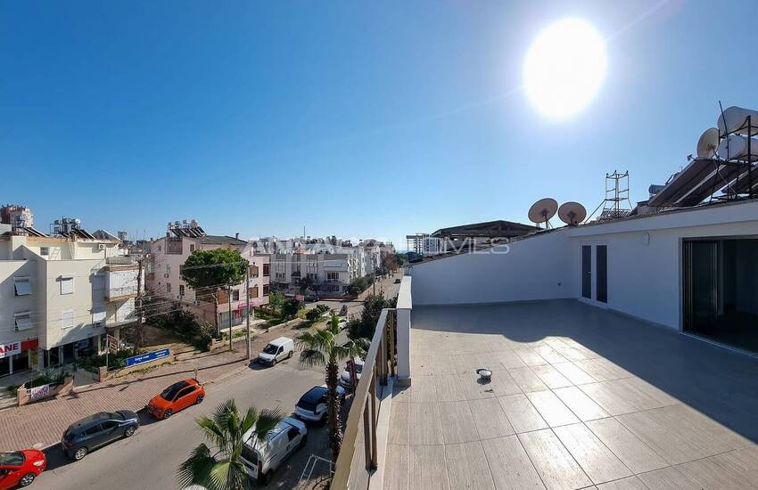 Duplex Flat in Central Location Close to Sea in Antalya Guzeloba 18