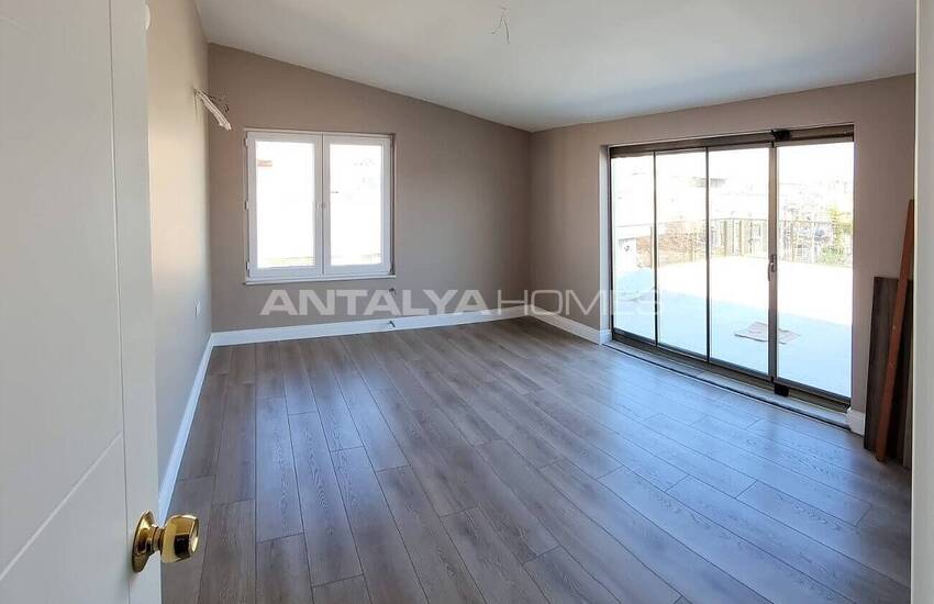 Duplex Flat in Central Location Close to Sea in Antalya Guzeloba 12