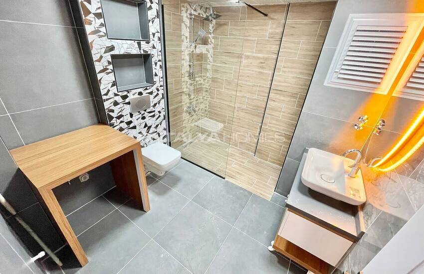 Apartment with Wide and Spacious Interiors in Antalya Muratpasa 20