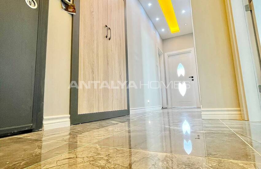 Apartment with Wide and Spacious Interiors in Antalya Muratpasa 21