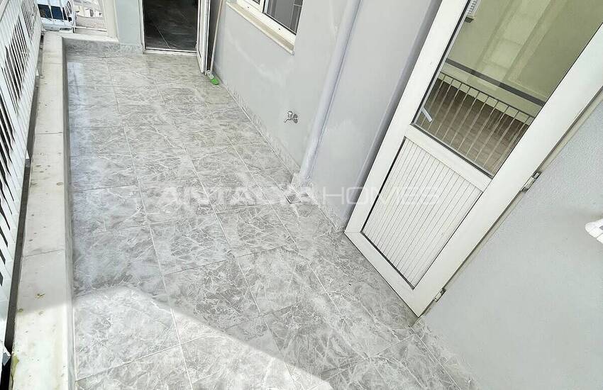 Apartment with Wide and Spacious Interiors in Antalya Muratpasa 23