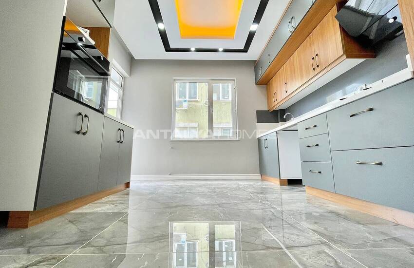 Apartment with Wide and Spacious Interiors in Antalya Muratpasa 10