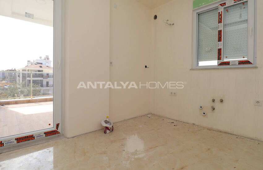 Döşemealtı'da Sosyal Olanaklara Yakın Şık Tasarımlı Daireler 5