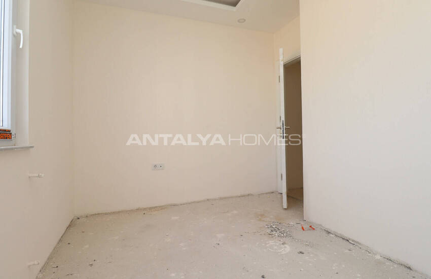 Döşemealtı'da Sosyal Olanaklara Yakın Şık Tasarımlı Daireler 6