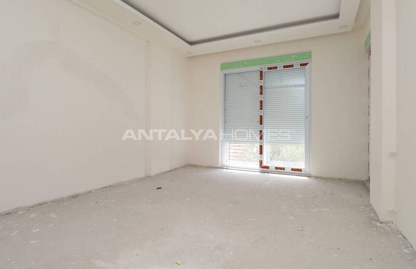 Döşemealtı'da Sosyal Olanaklara Yakın Şık Tasarımlı Daireler 4