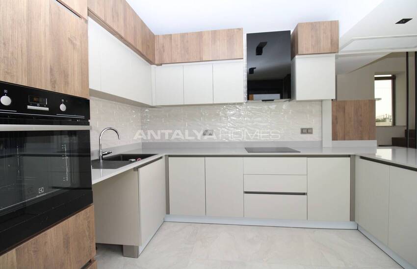 Aksu Kemerağzı'nda Deniz Manzaralı Lüks Müstakil Villa 17